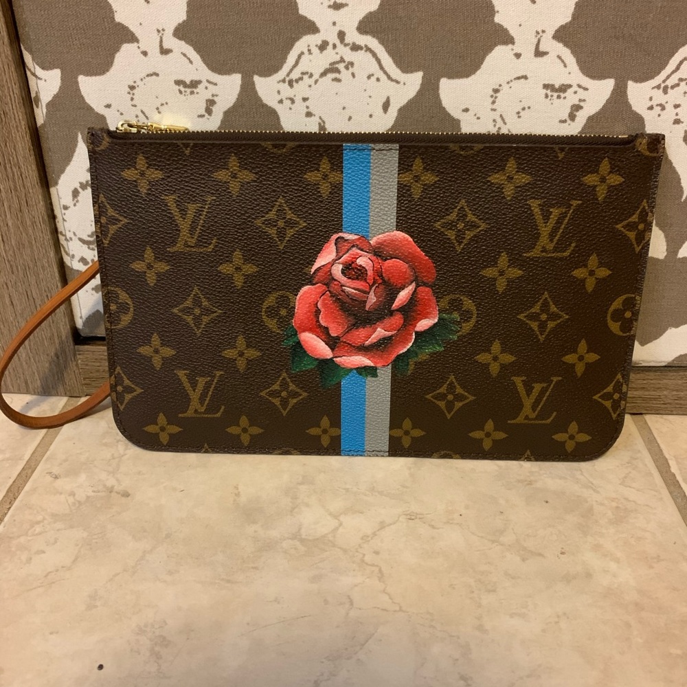 Louis Vuitton Neverfull Pouch